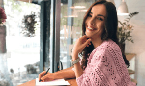 How to start a freelance writing career and make money online. Go from $0 to $1,000 in a few short weeks!